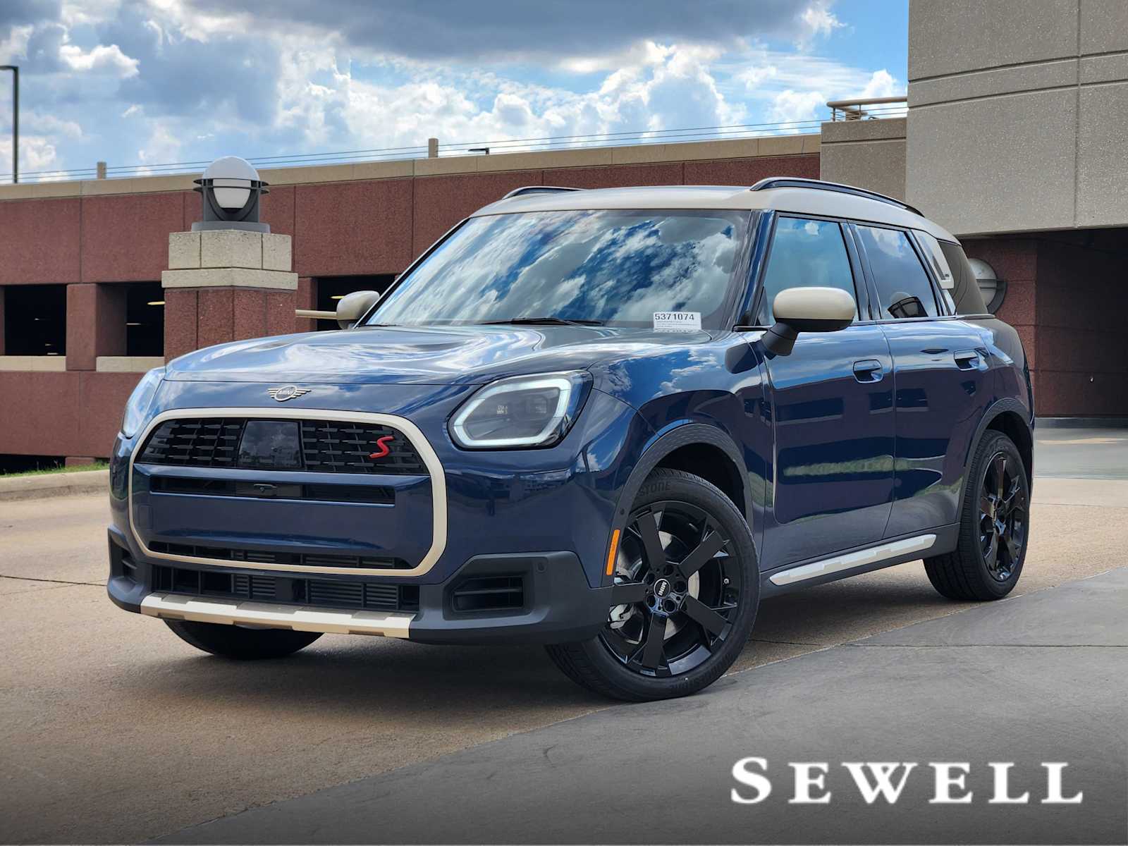 2025 MINI Countryman S's photo