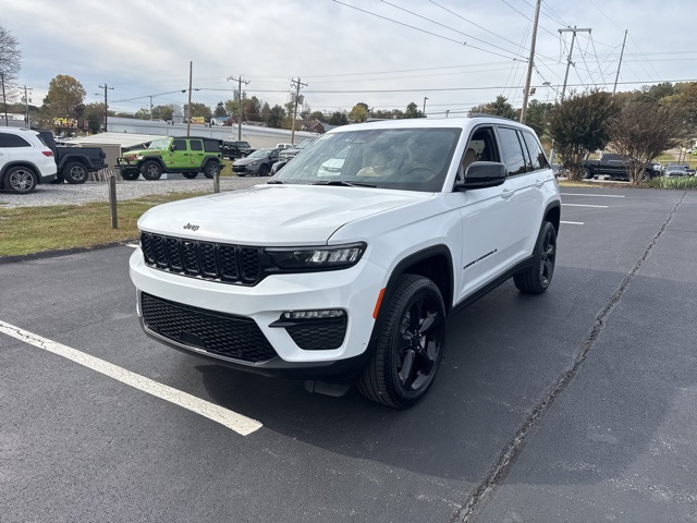 2025 Jeep Grand Cherokee Limited photo 3