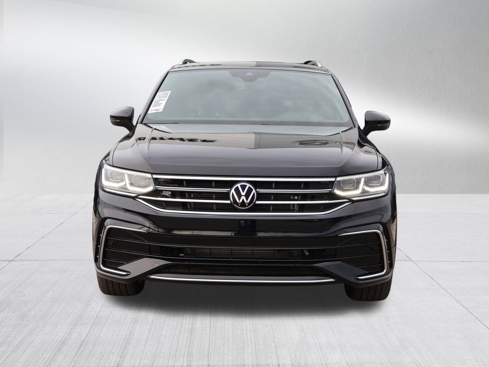 Used 2023 Volkswagen Tiguan SEL R-LINE with VIN 3VV4B7AX6PM017040 for sale in Kansas City