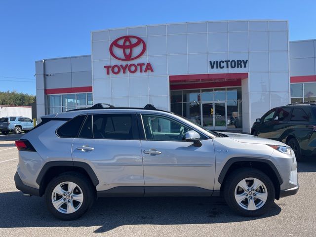2021 Toyota RAV4 Hybrid XLE photo 3