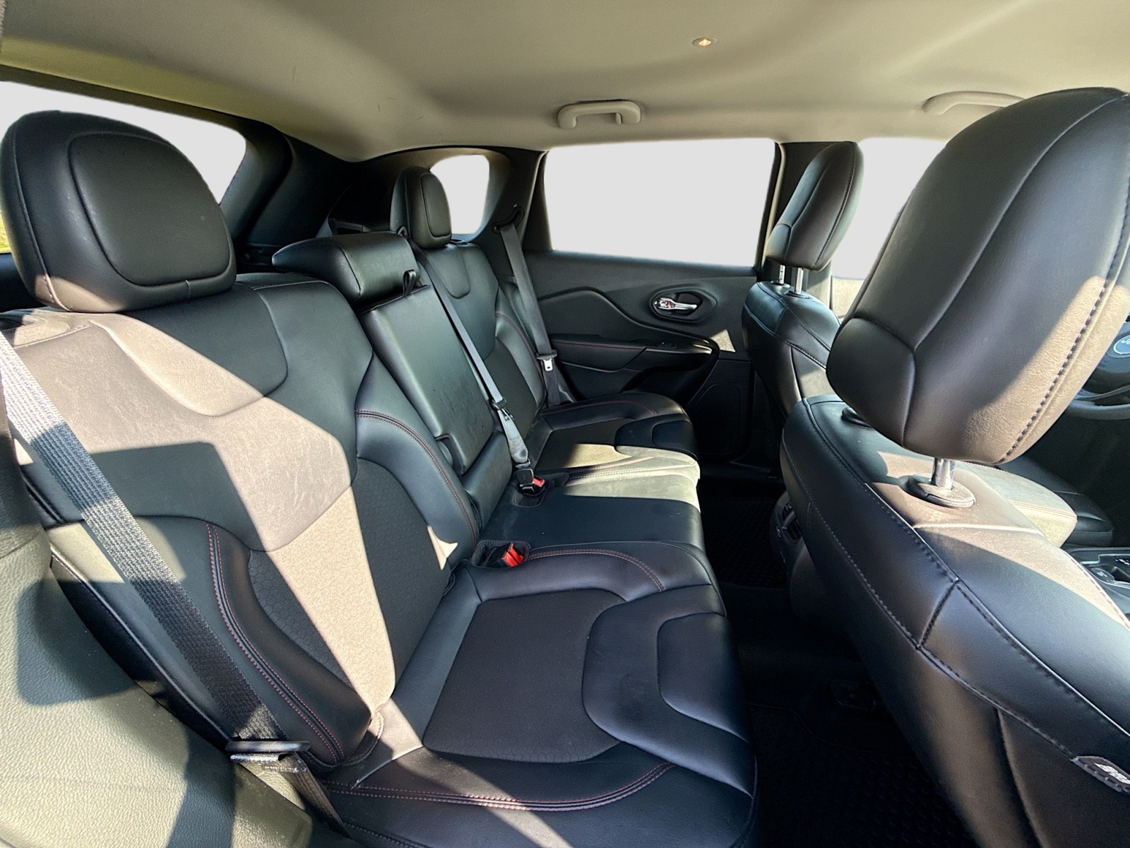 2022 Jeep Cherokee Trailhawk photo 22