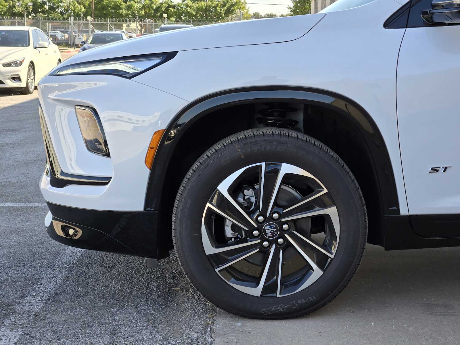 2026 Buick Enclave Sport Touring photo 4