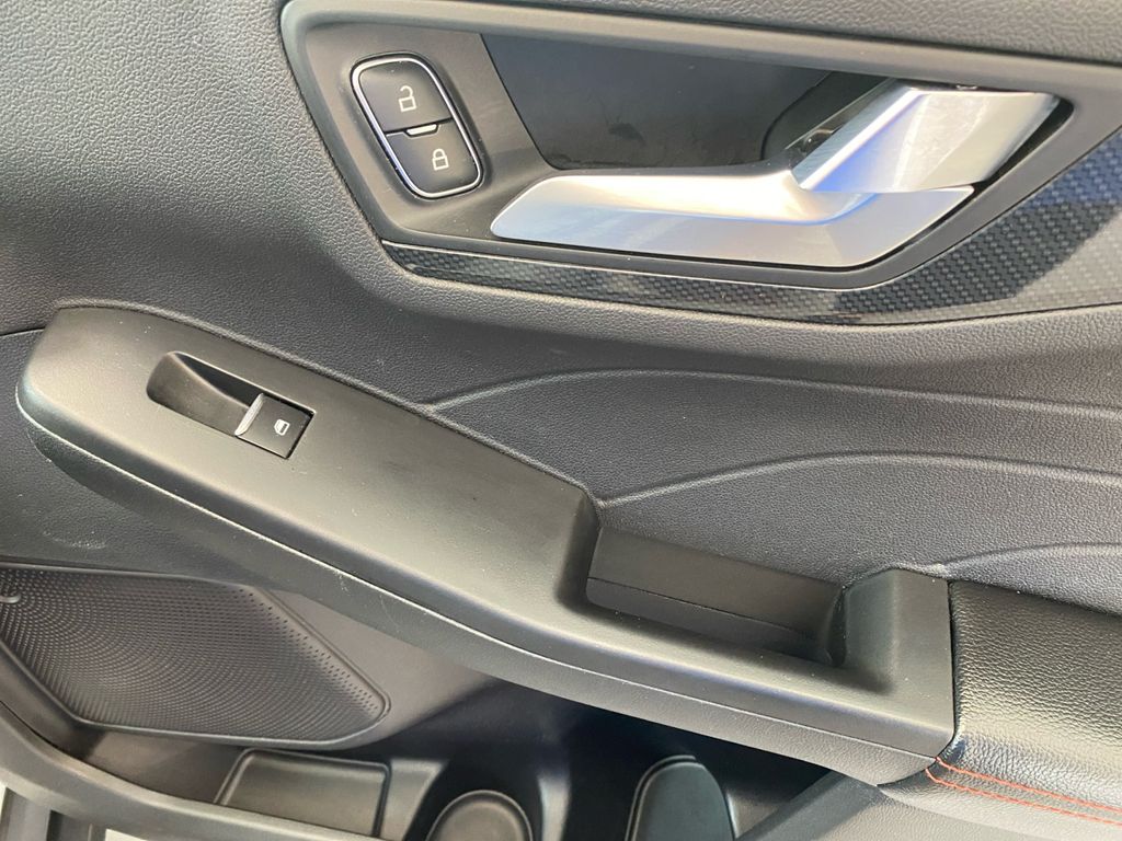 2023 Ford Escape ST-Line photo 15