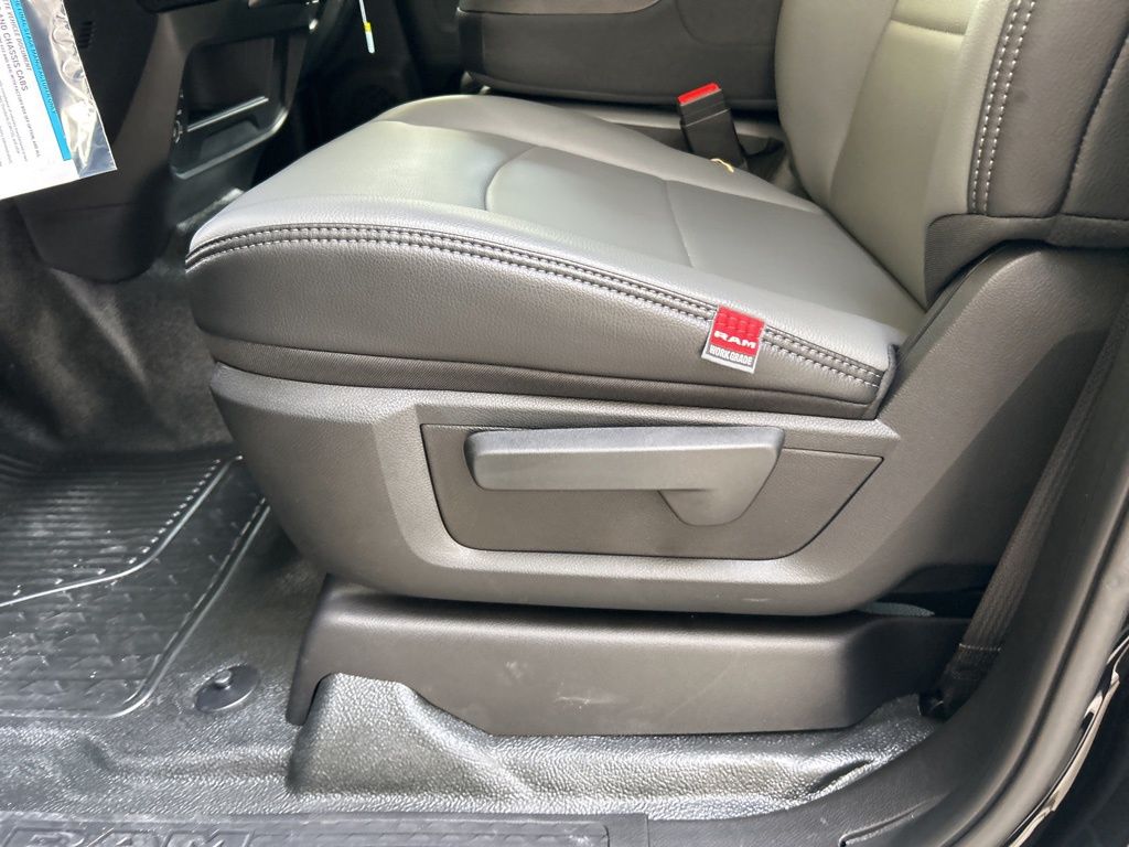 2025 Ram 4500 Tradesman photo 36