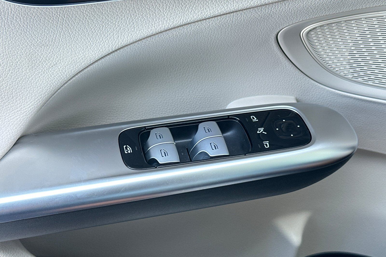 2025 Mercedes Benz C 300 Sedan photo 21