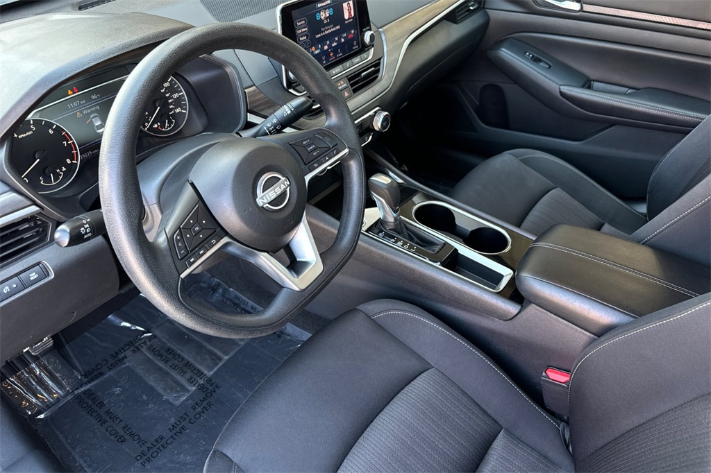 2024 Nissan Altima 2.5 SV photo 9