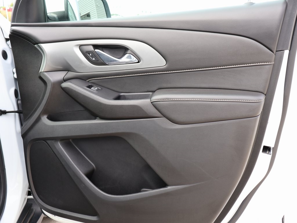 2022 Chevrolet Traverse Leather photo 8