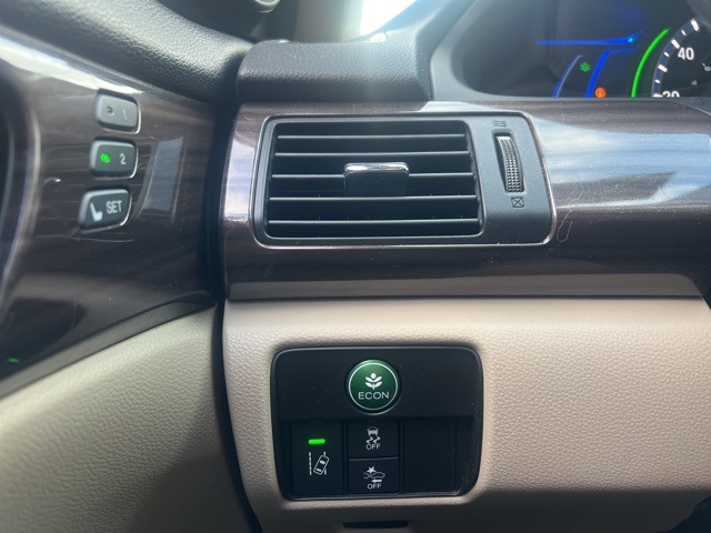 2017 Honda Accord Hybrid EX-L photo 22