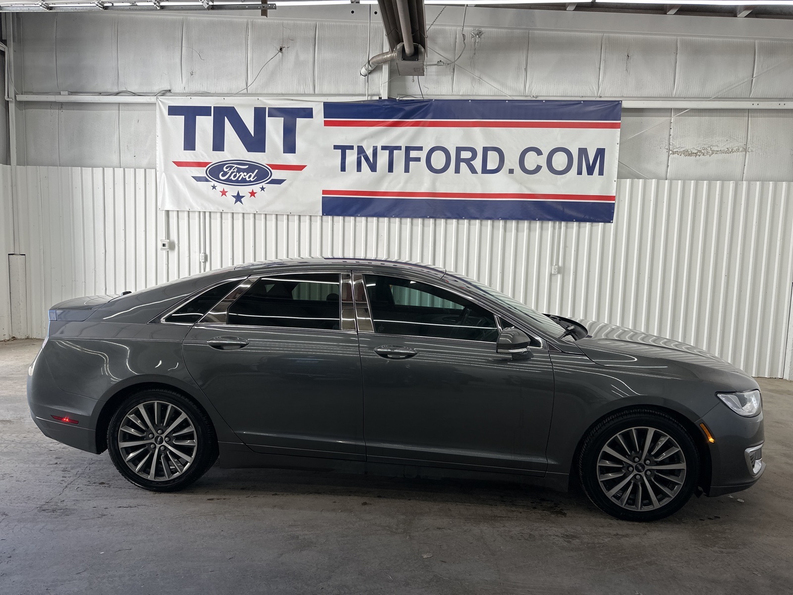 2017 Lincoln MKZ Premiere's photo