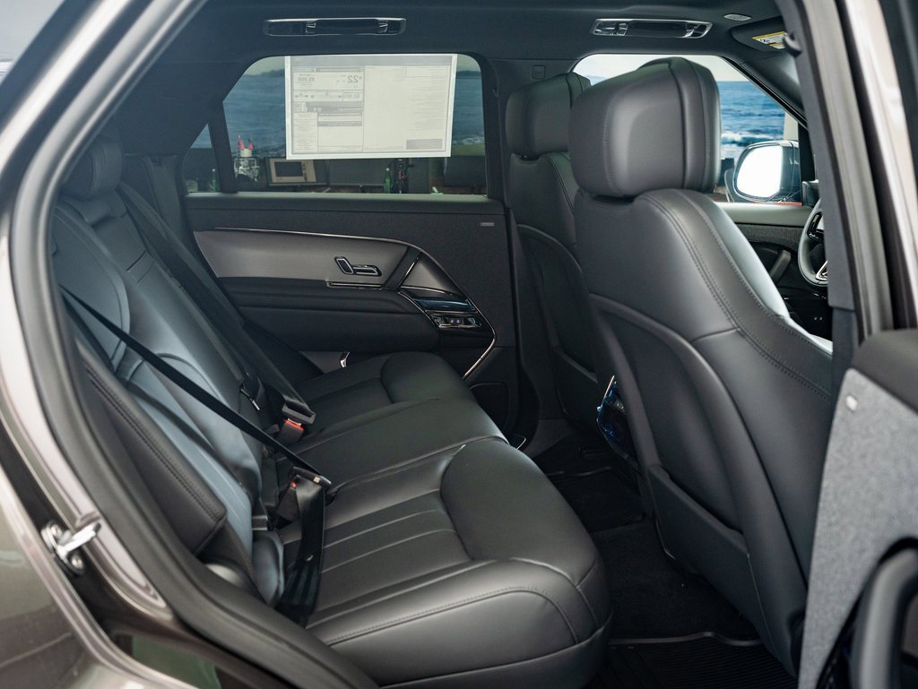 2025 Land Rover Range Rover Sport SE photo 29