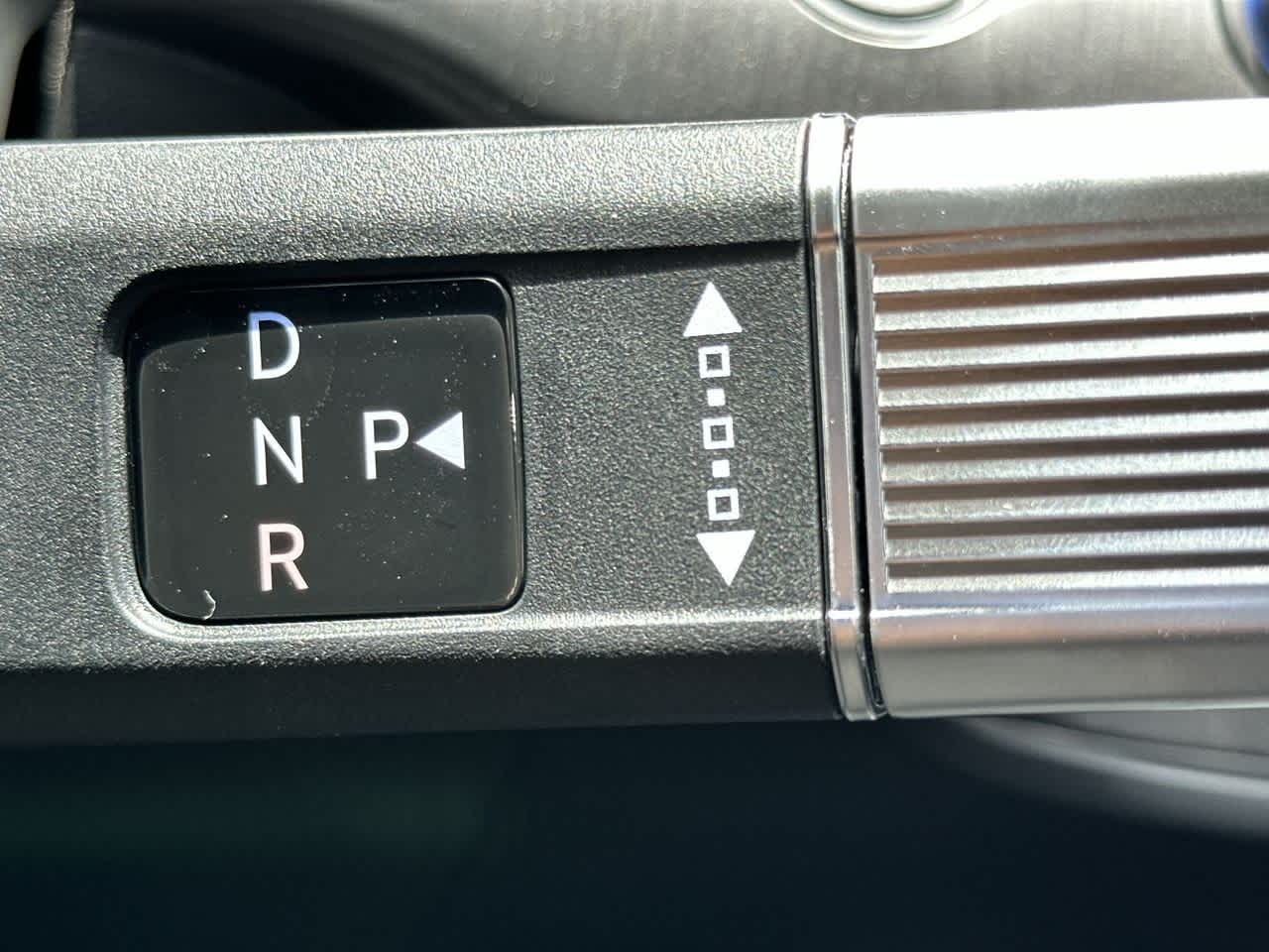 2025 Hyundai Kona SEL photo 19