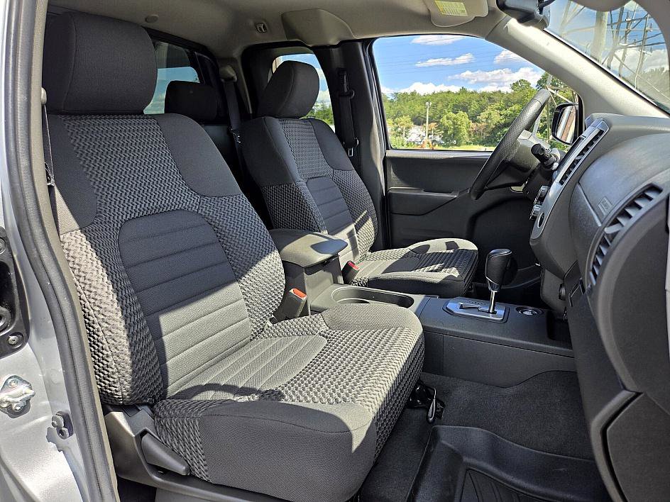 2021 Nissan Frontier SV photo 12
