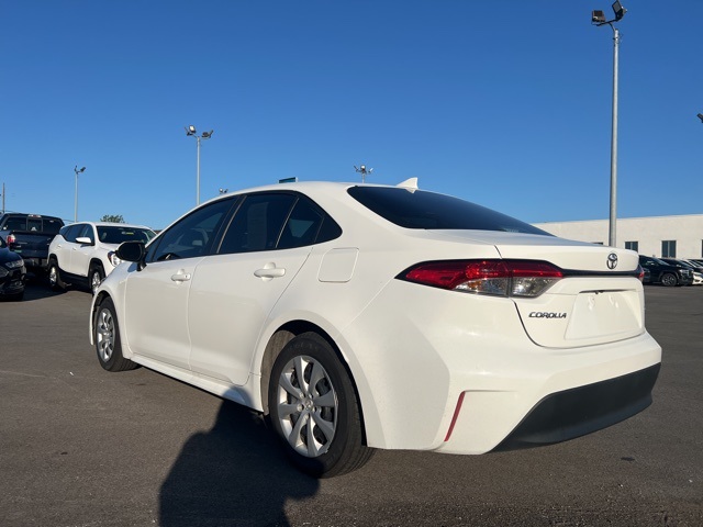 2023 Toyota Corolla LE photo 3