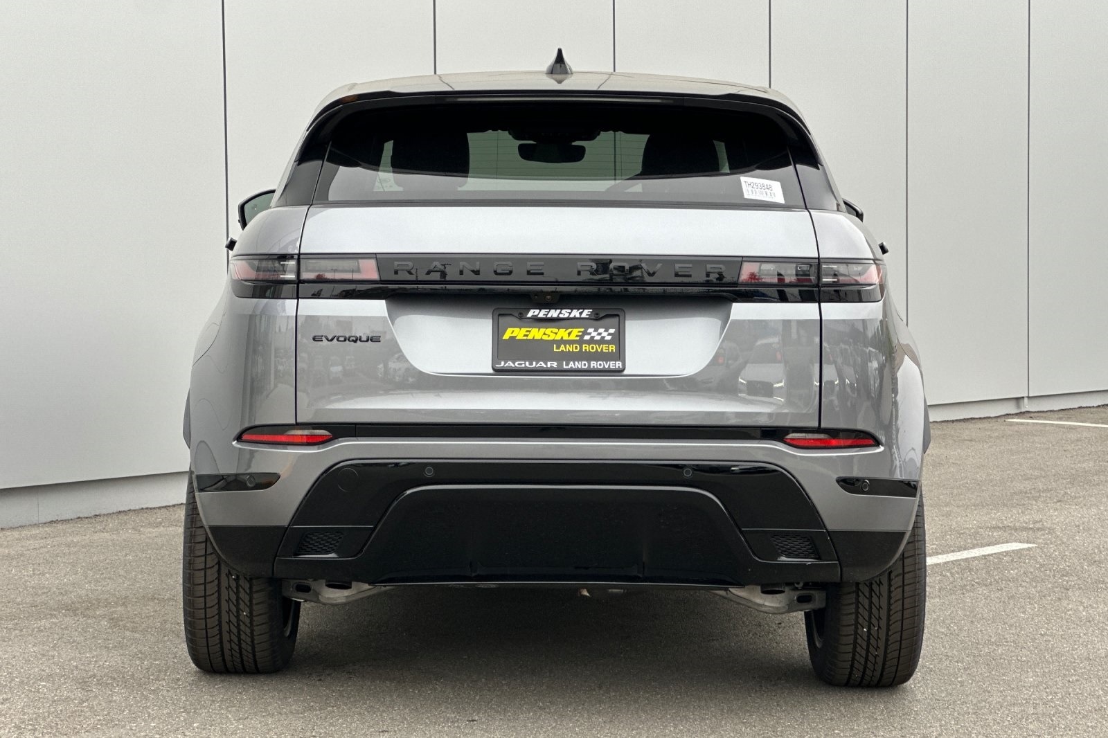 2026 Land Rover Range Rover Evoque Dynamic SE photo 4