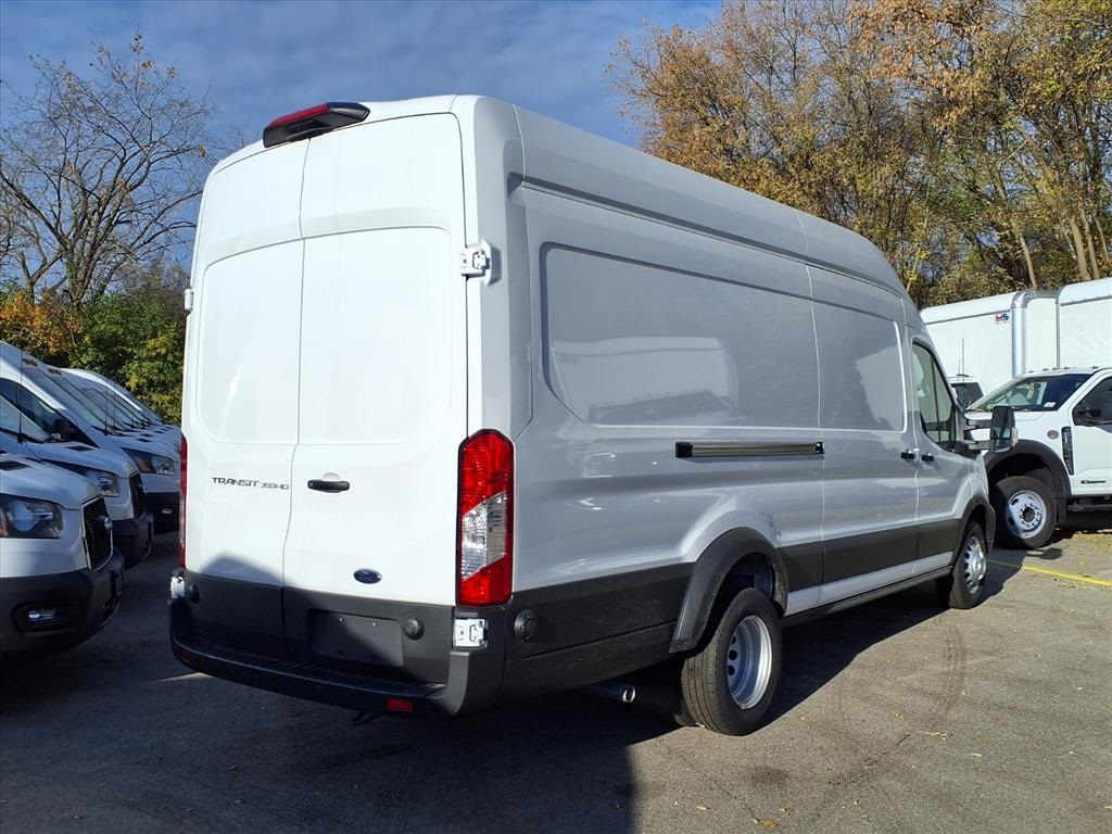 2025 Ford Transit Cargo Van photo 3