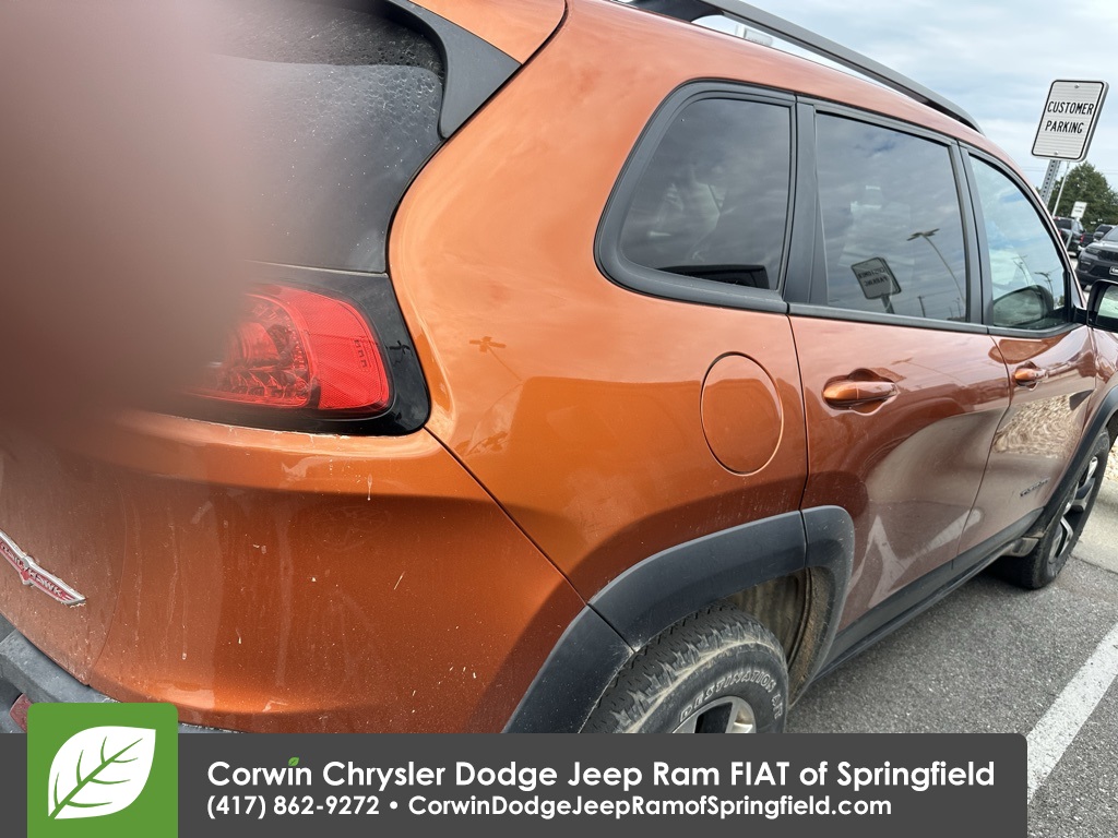 2016 Jeep Cherokee Trailhawk photo 3