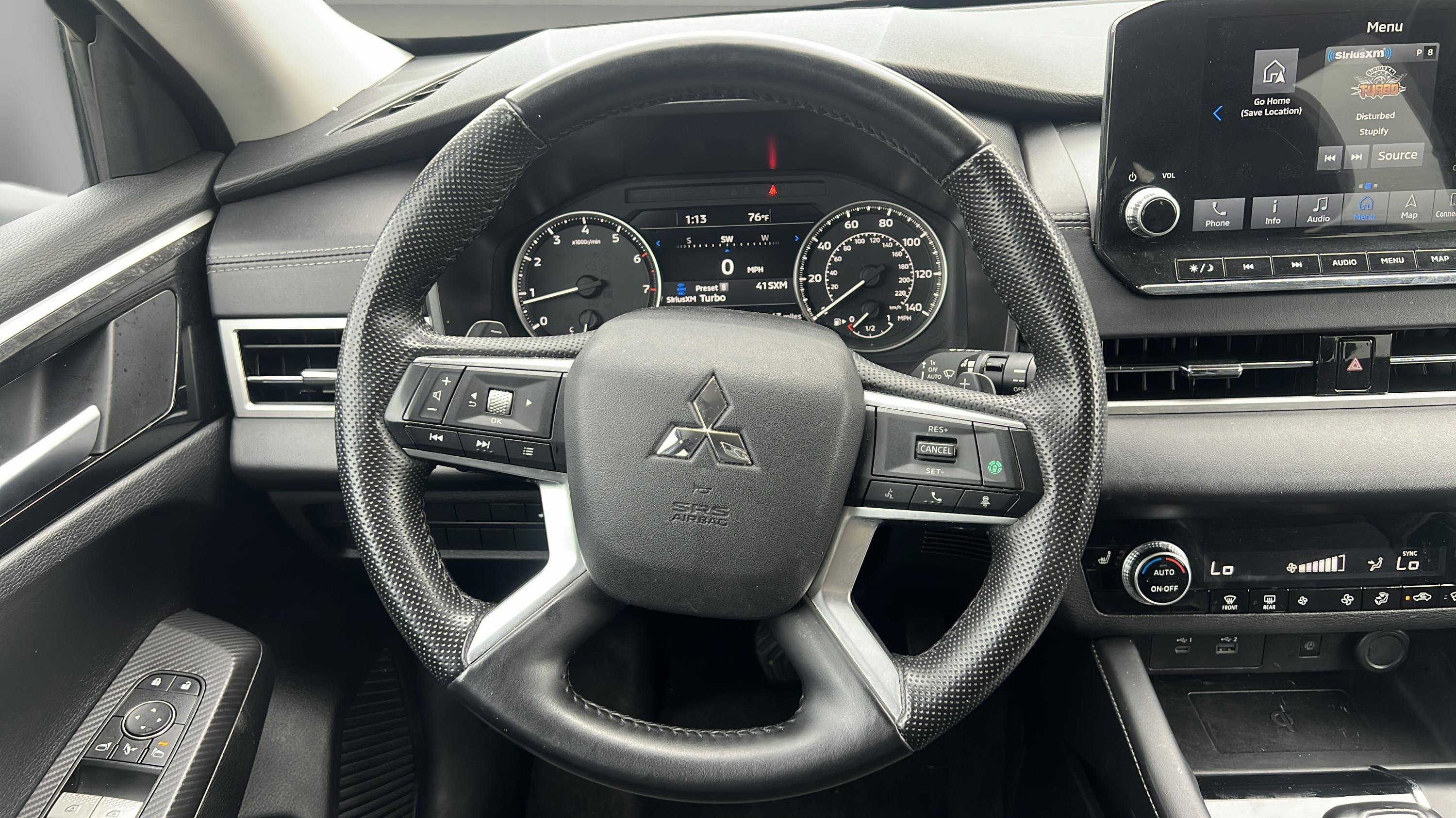 2024 Mitsubishi Outlander SE Black Edition photo 10