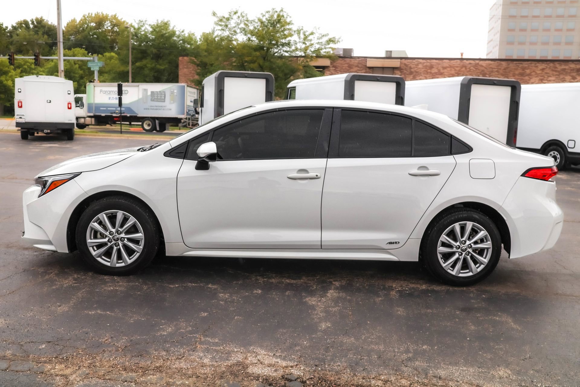 2023 Toyota Corolla Hybrid LE photo 12