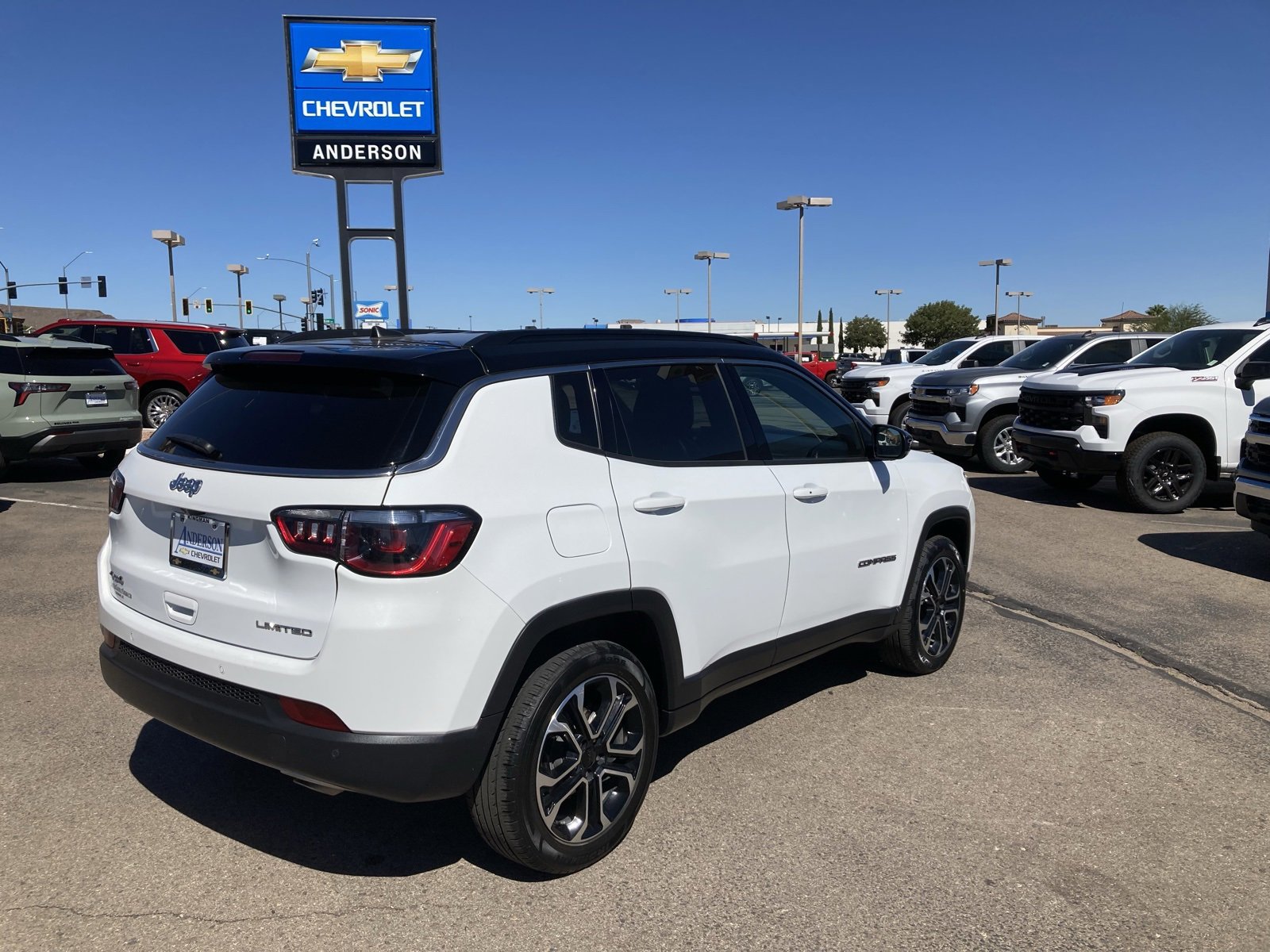 2023 Jeep Compass Limited photo 4