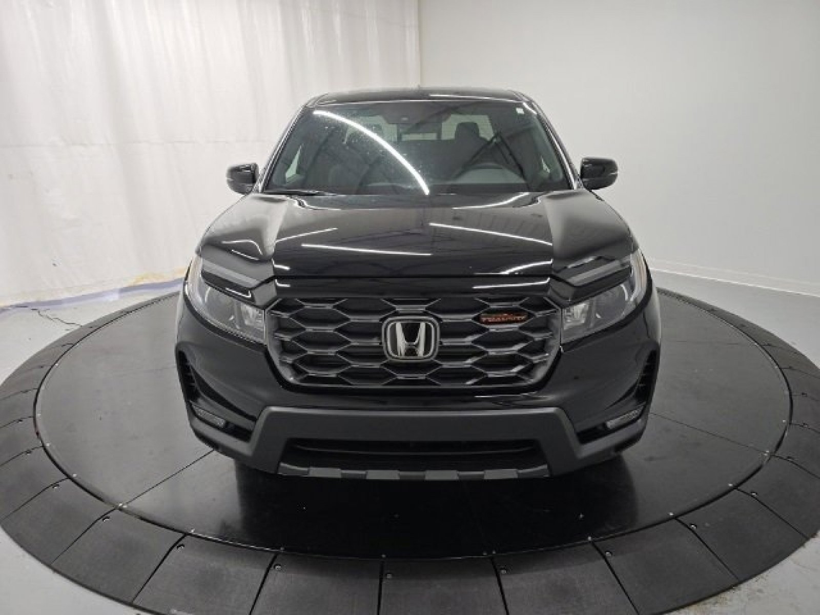 2025 Honda Ridgeline TrailSport photo 2