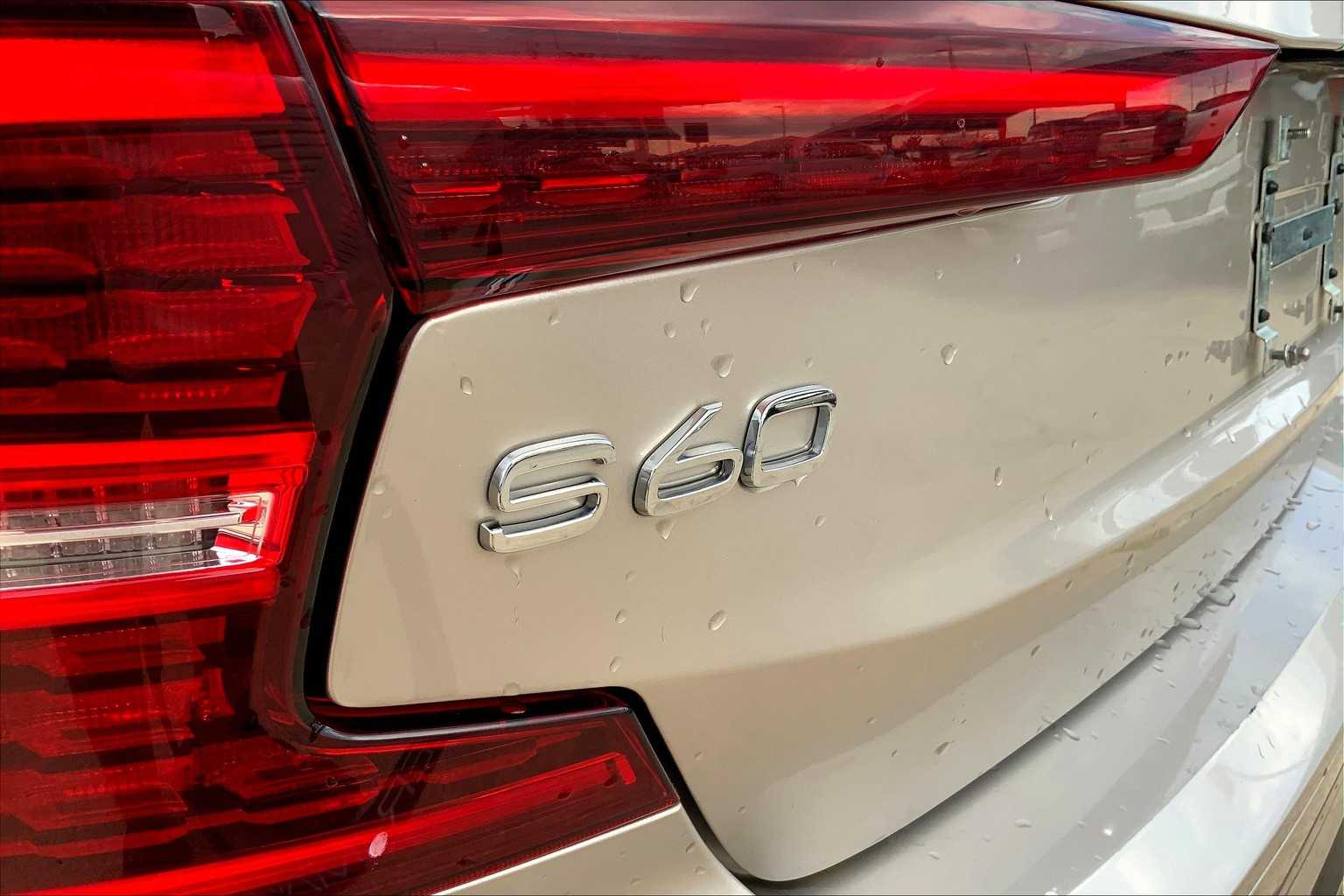 2024 Volvo S60 Plus photo 29