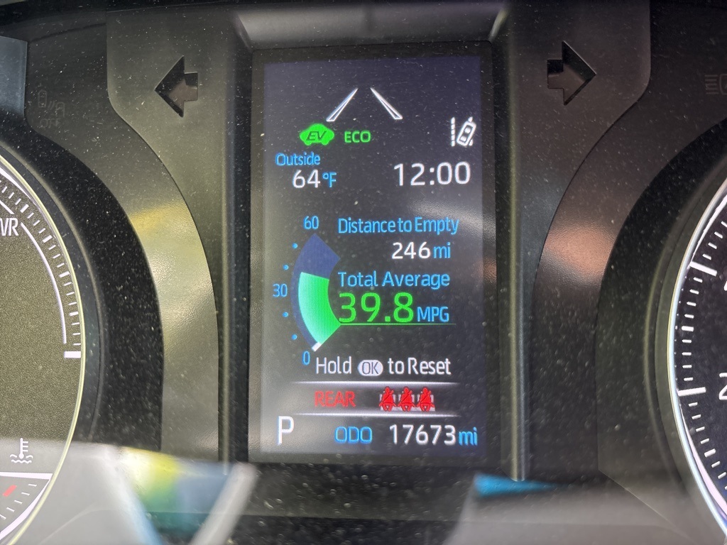 2022 Toyota Venza LE photo 14