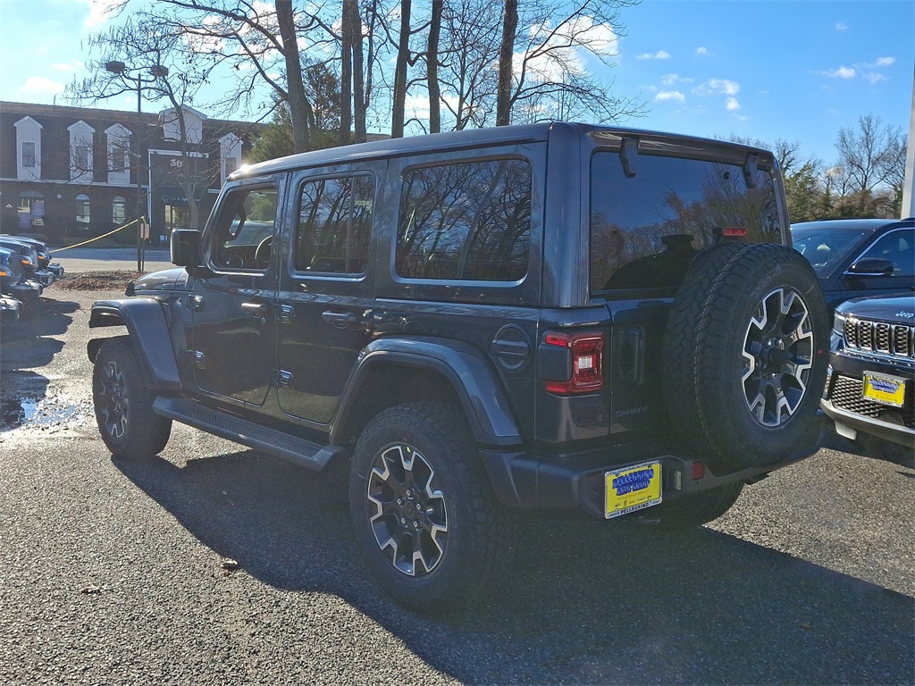 2025 Jeep Wrangler Sahara photo 4