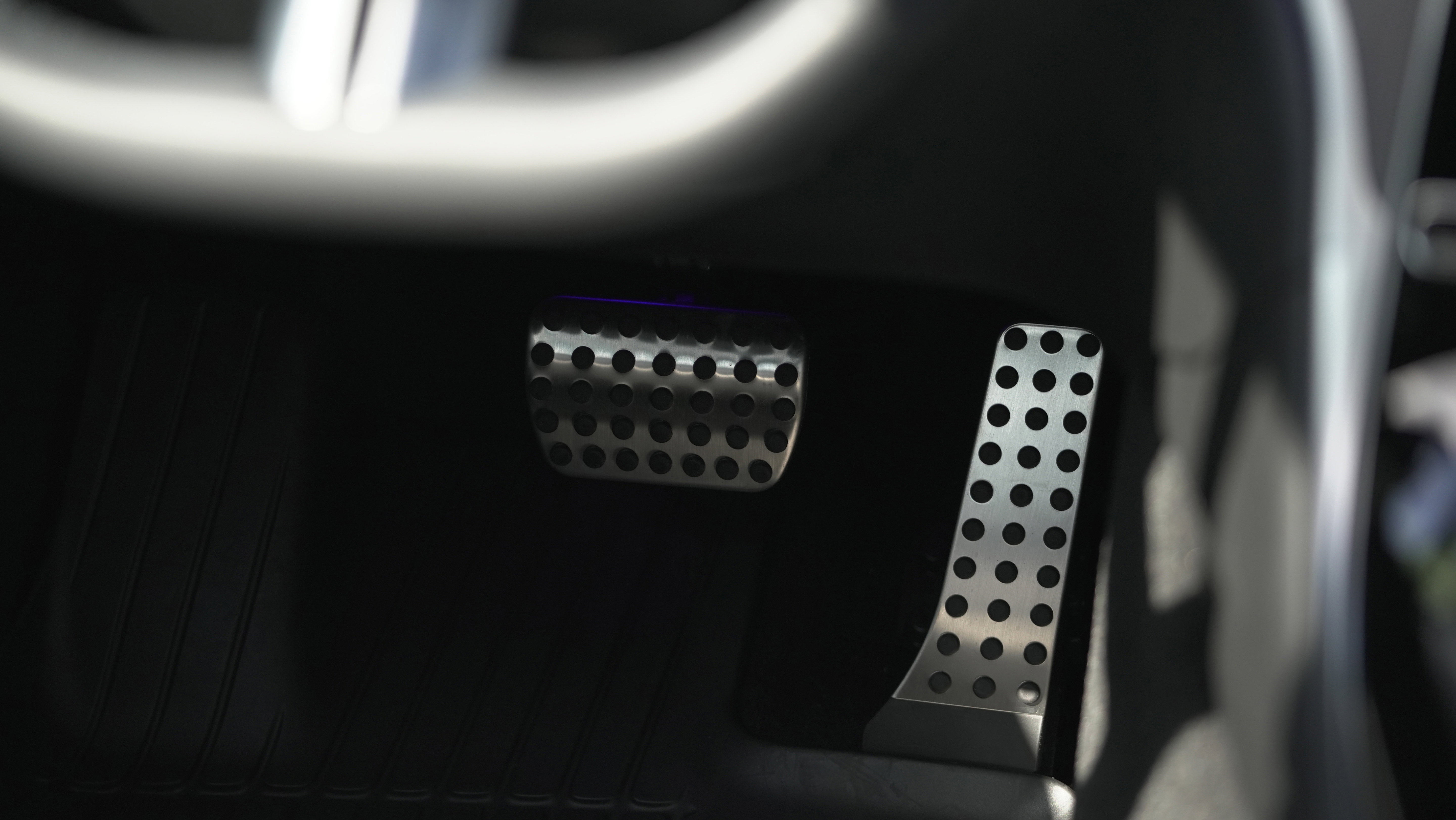 2025 Mercedes Benz C 300 4MATIC photo 2