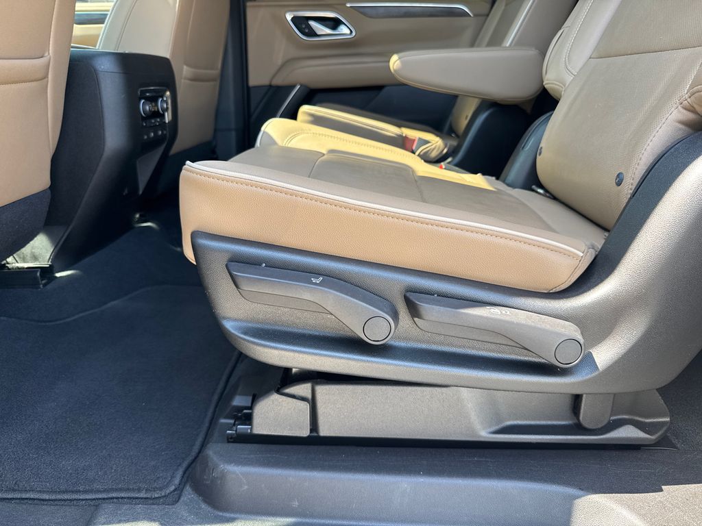 2021 Chevrolet Suburban Premier photo 21