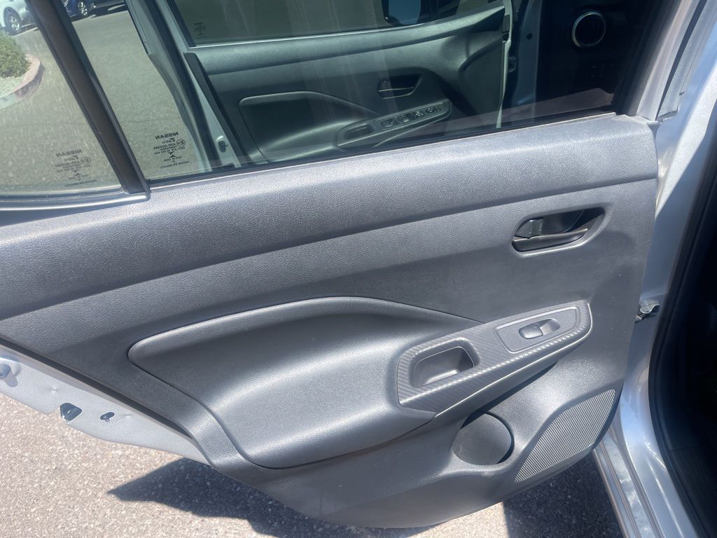 2020 Nissan Versa 1.6 S photo 17