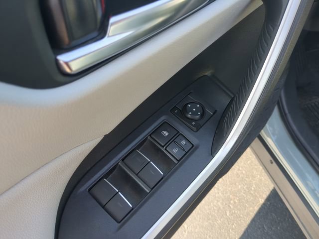 2023 Toyota RAV4 Hybrid XLE Premium photo 10