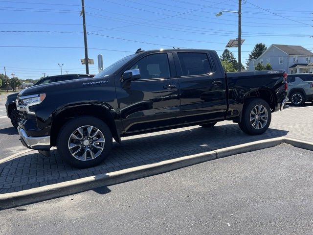 2026 Chevrolet Silverado 1500 LT photo 3