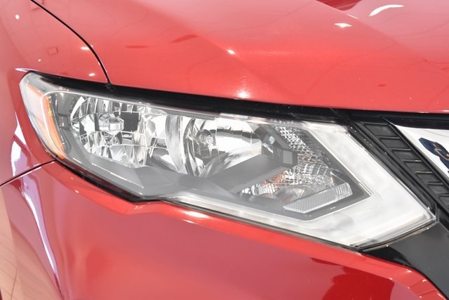 2017 Nissan Rogue S photo 2