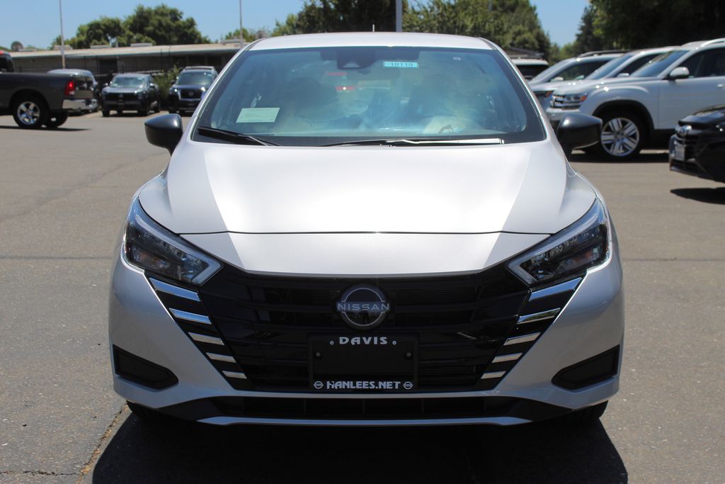 2025 Nissan Versa 1.6 S photo 3