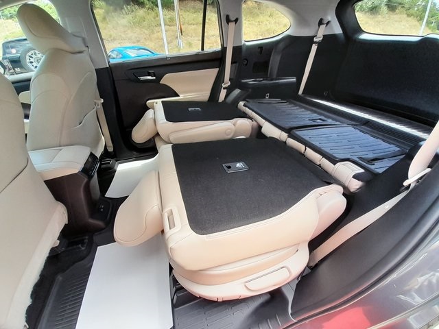 2022 Toyota Highlander XLE photo 53