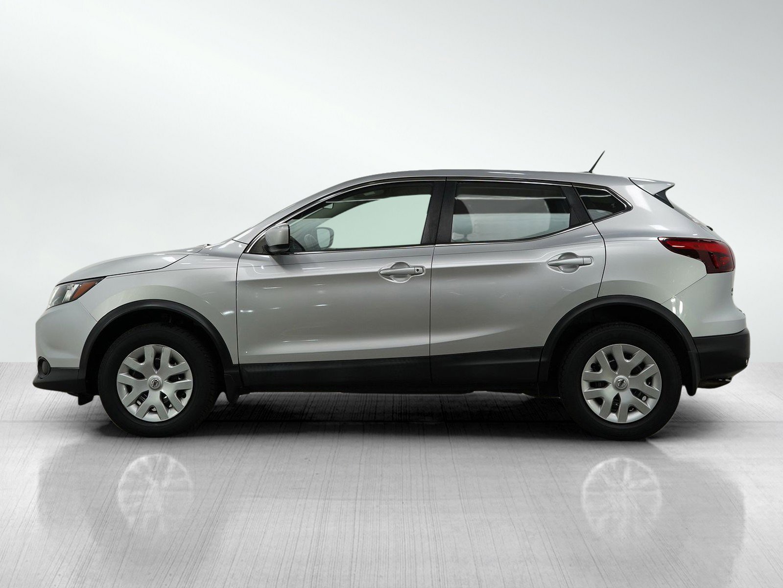 Used 2017 Nissan Rogue Sport S with VIN JN1BJ1CR2HW107326 for sale in Wayzata, MN