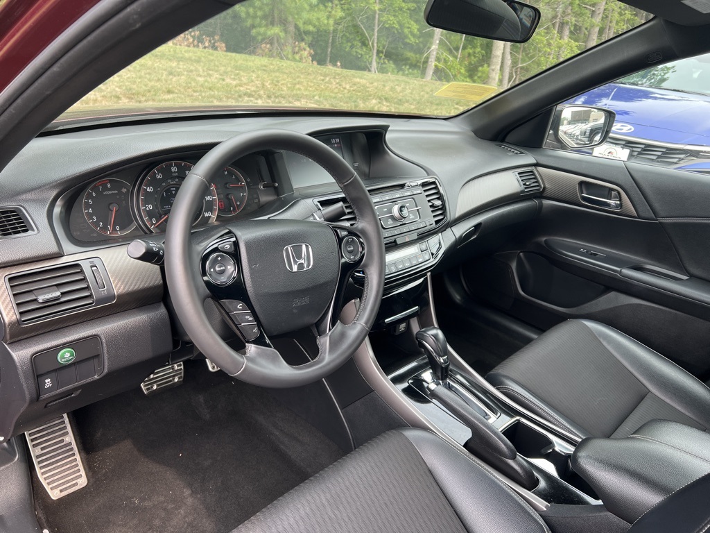 2017 Honda Accord Sport photo 14