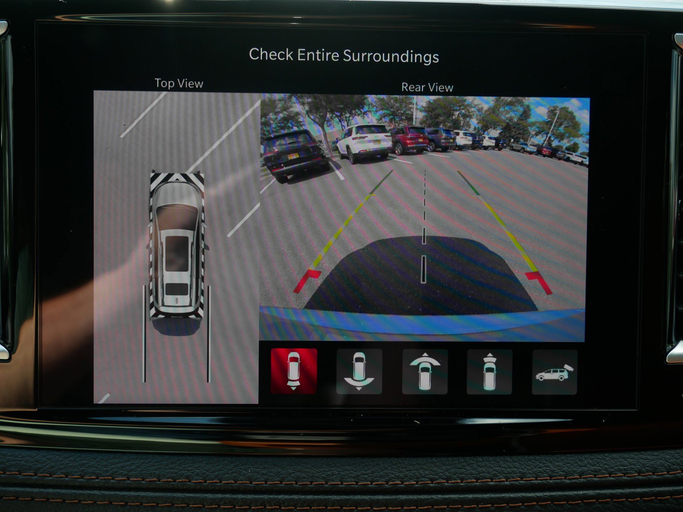 2026 Chrysler Pacifica Pinnacle photo 16