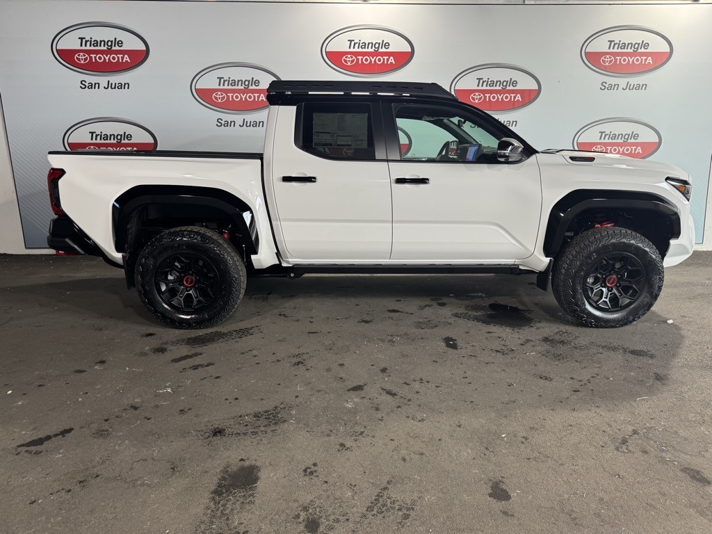 2024 Toyota Tacoma photo 4