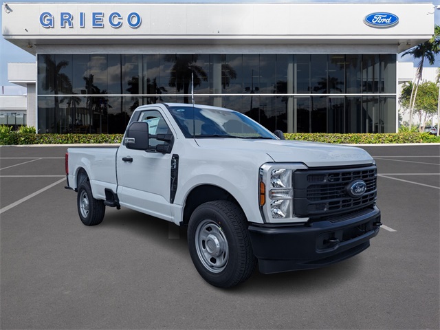 2026 Ford F-350 Super Duty XL's photo