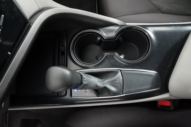 2020 Toyota Camry LE photo 26