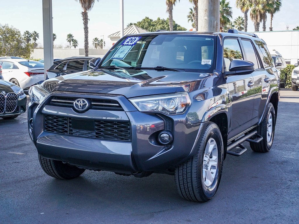 2020 Toyota 4Runner SR5 photo 3