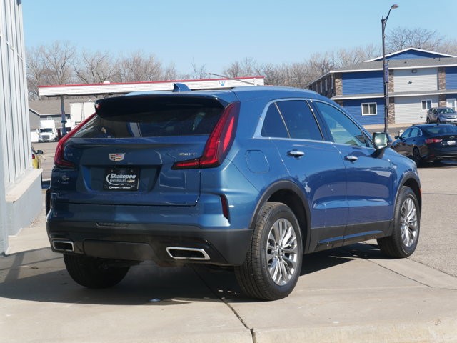 2024 Cadillac XT4 Premium Luxury photo 3