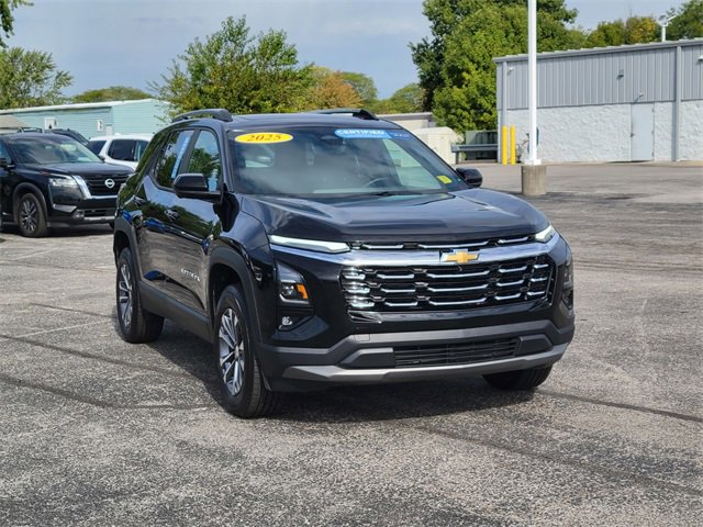 2025 Chevrolet Equinox LT photo 3
