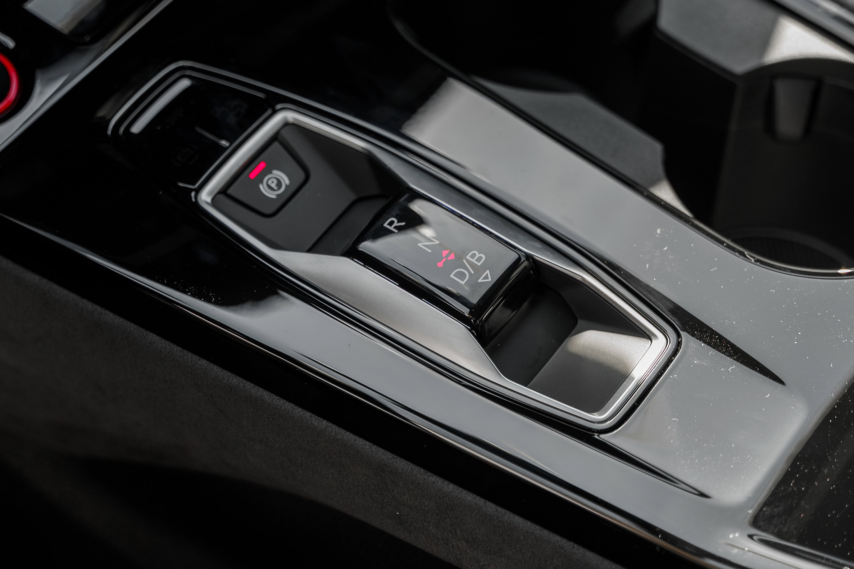 2025 Audi SQ6 photo 11