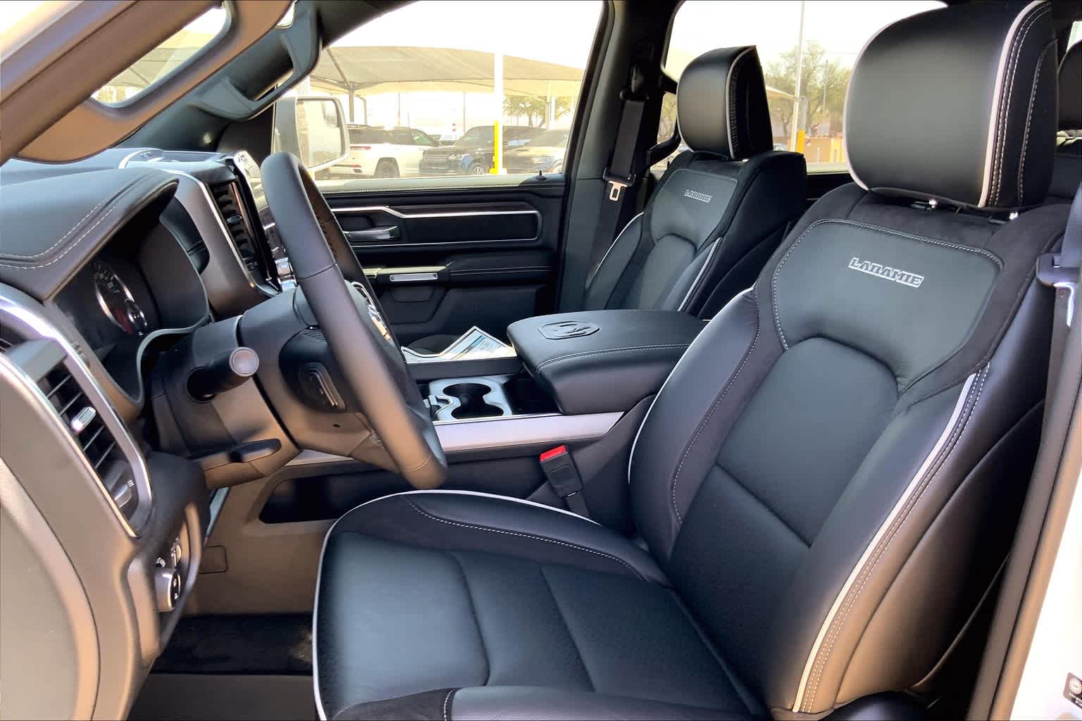 2025 Ram 1500 Laramie photo 9