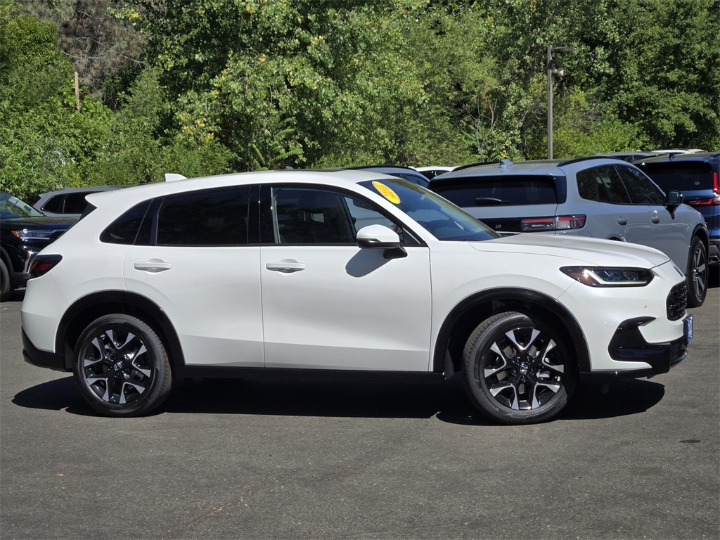 2026 Honda HR-V EX-L photo 2
