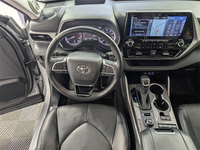 2022 Toyota Highlander Platinum photo 12