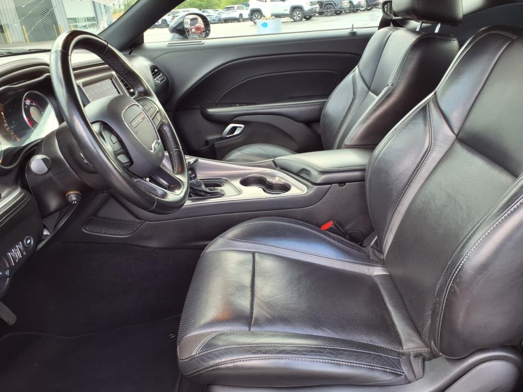 2022 Dodge Challenger SXT photo 10