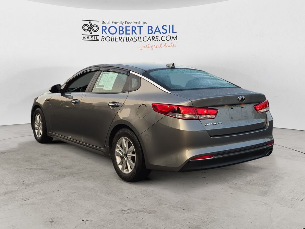2018 Kia Optima LX photo 3